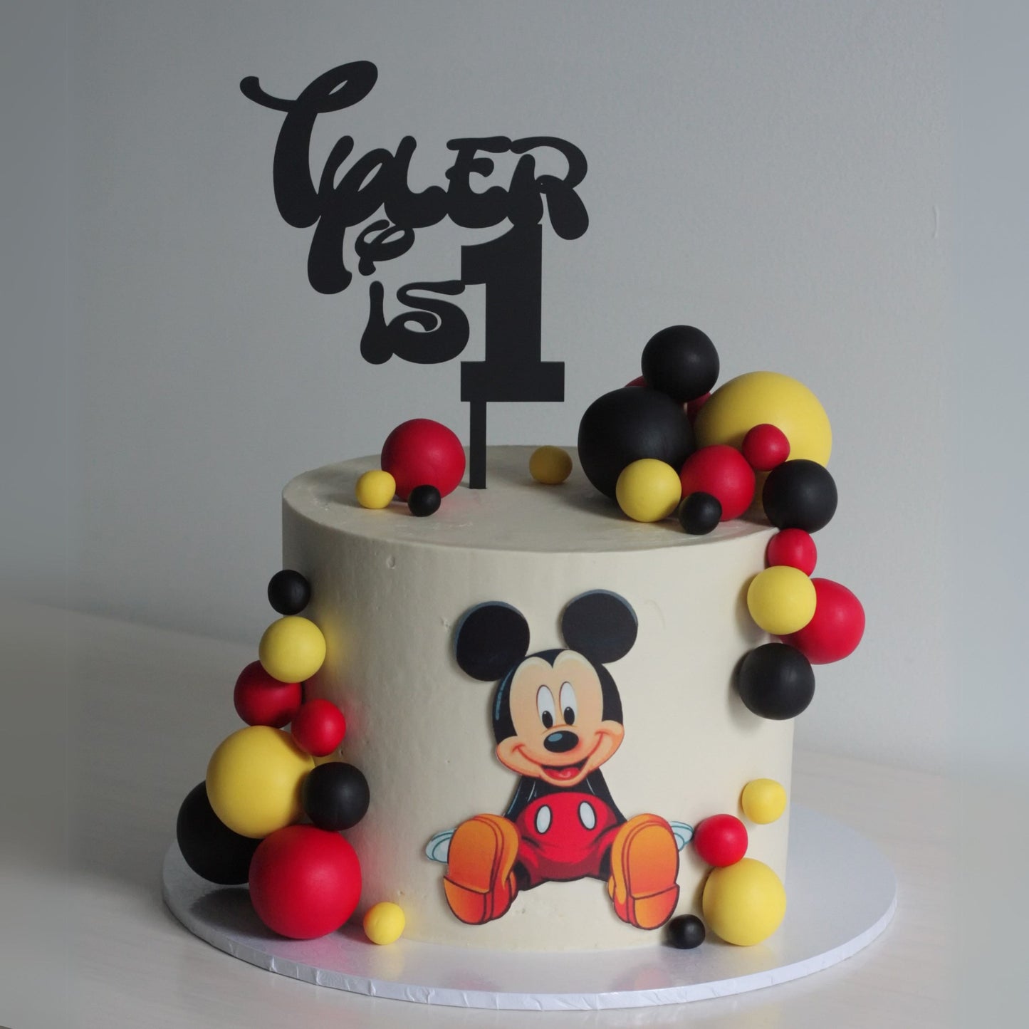 Image of our Magic Moments topper.